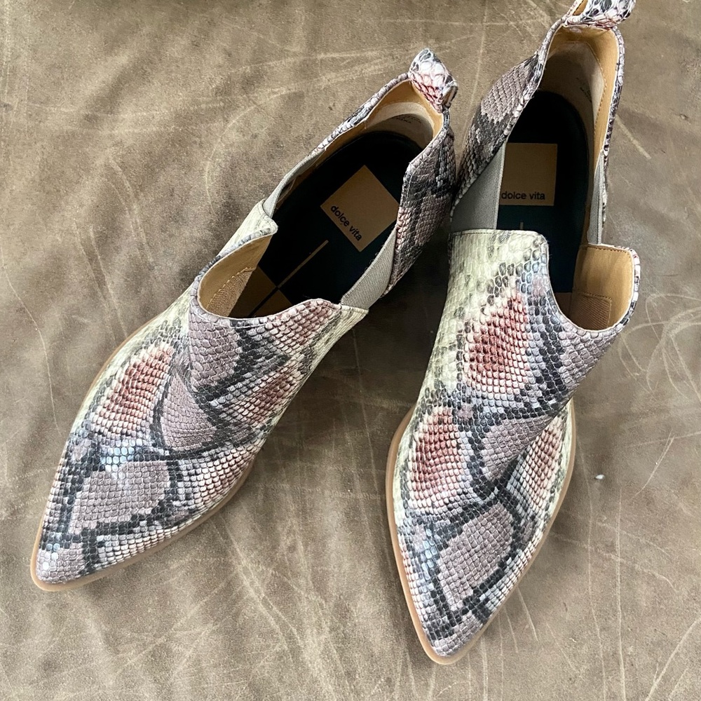 Dolce Vita Samy Snakeskin print ankle boots size 11